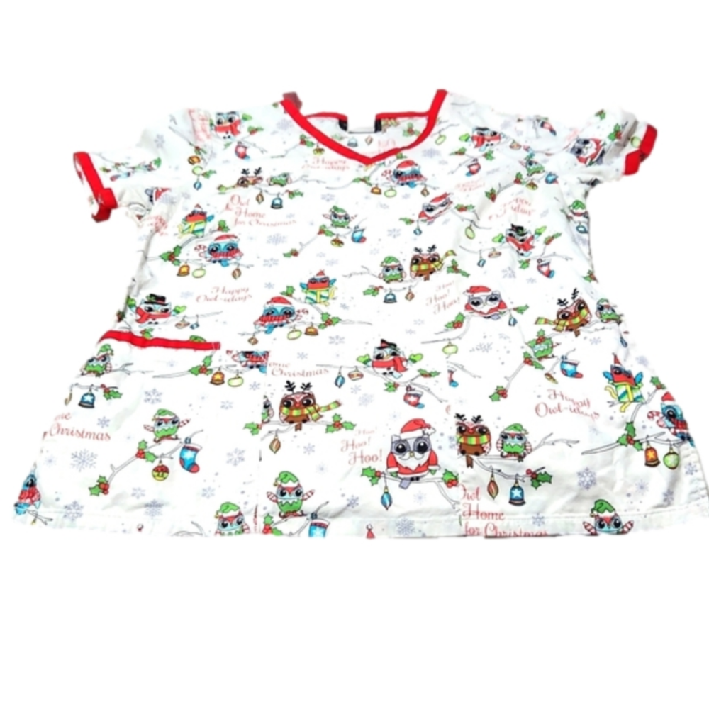 ♡Cherokee Christmas scrub top size Medium